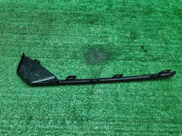 Накладка переднего бампера правая Zeekr 001 21-нв