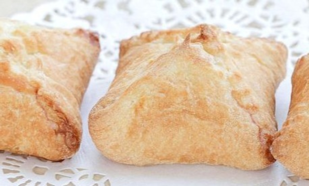 Пирожки слоеные с курицей (20 гр)