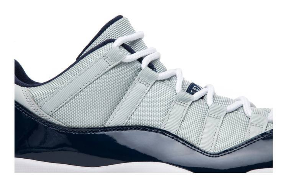 Air jordan 11 low georgetown hotsell