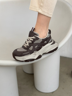 Кроссовки из натуральной кожи