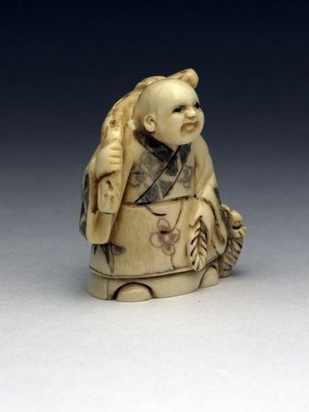 Нэцкэ Молодой монах с кузовком и корзиной