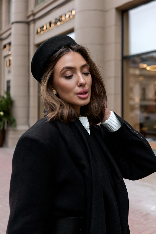 Таблетка в черном цвете