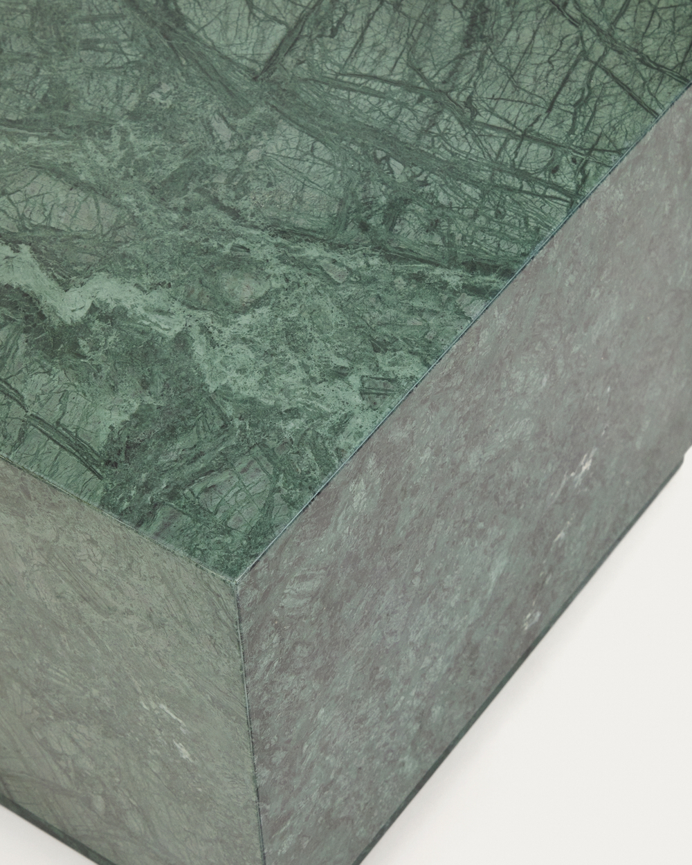 Приставной столик Sorein из черного мрамора 50 x 50 см