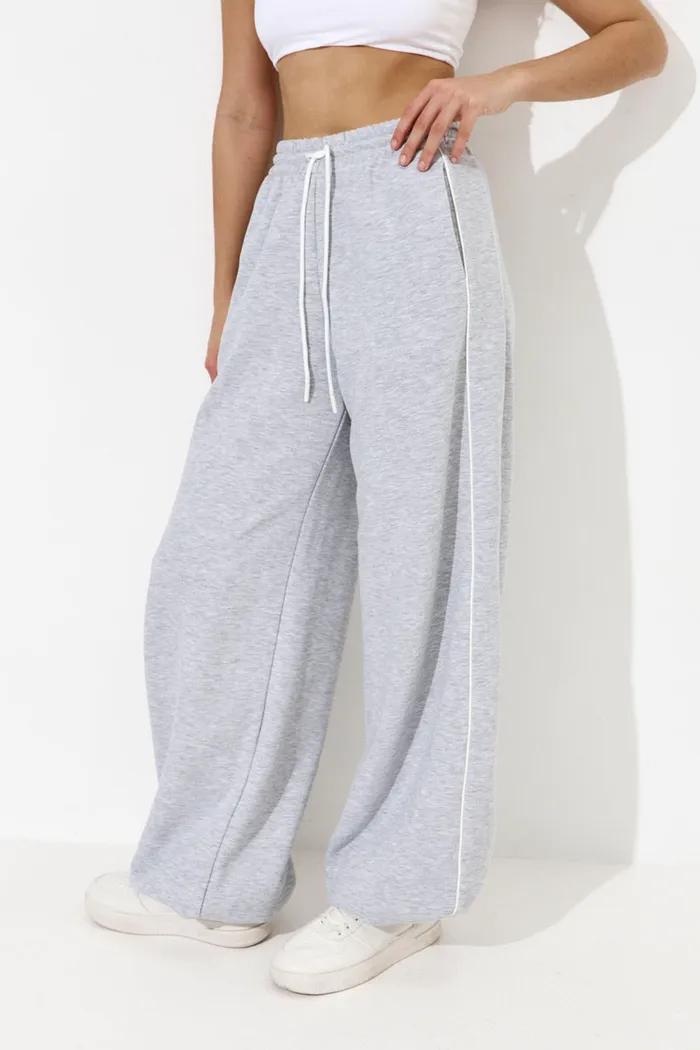 Широкие джоггеры без начеса с кантом цвета серый меланж