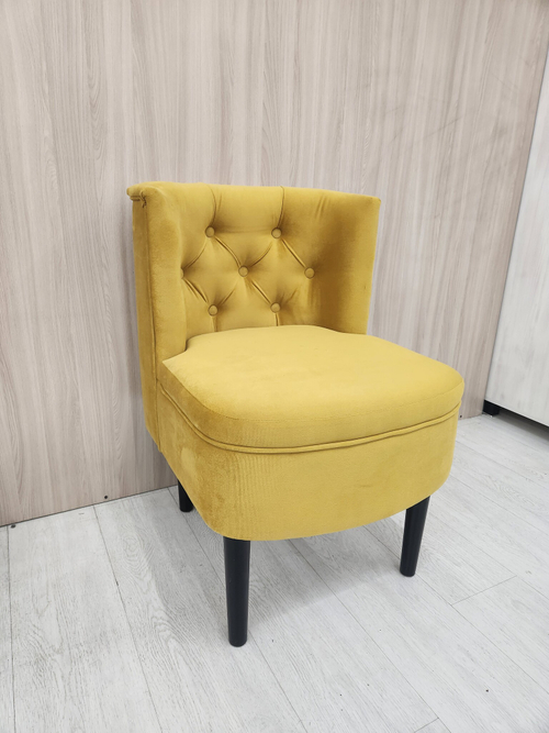 Кресло в каретной стяжка на дер ножках, горчичный велюр