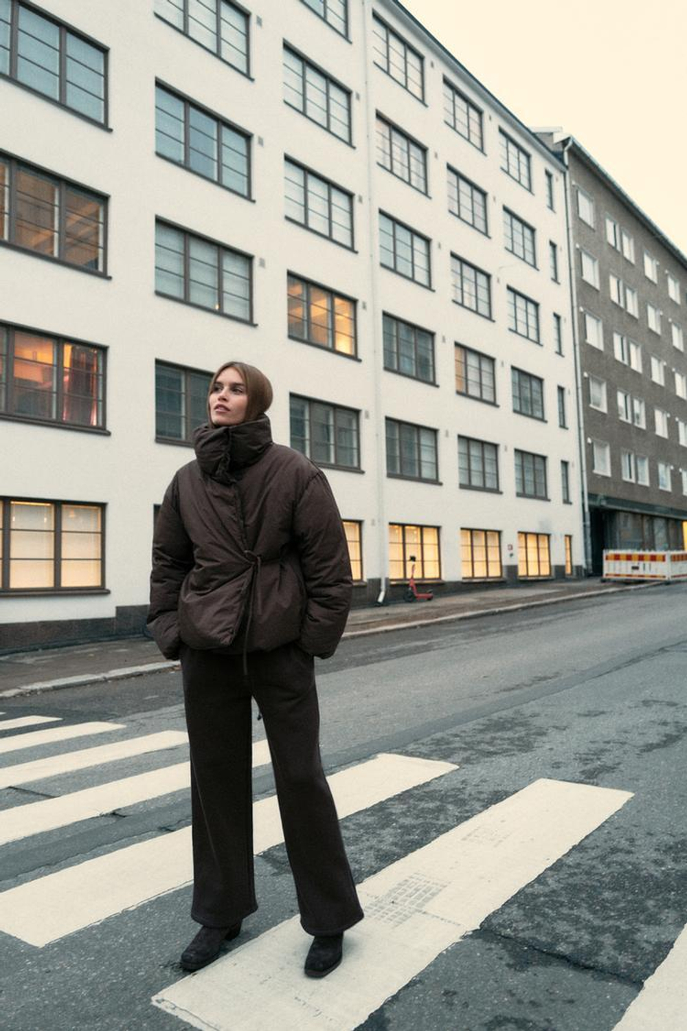 ZARA КОРОТКАЯ СТЕГАНАЯ КУРТКА WATER AND WIND PROTECTION, КОРИЧНЕВЫЙ