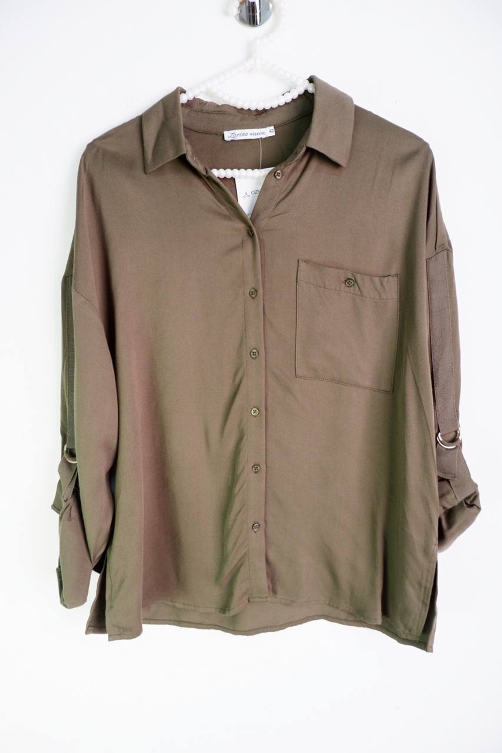 Блузка Zarina практичная, визуально на 42 размер