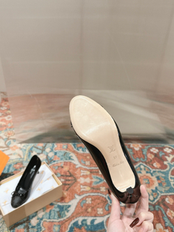 Louis Vuitton Pump (8 colors)