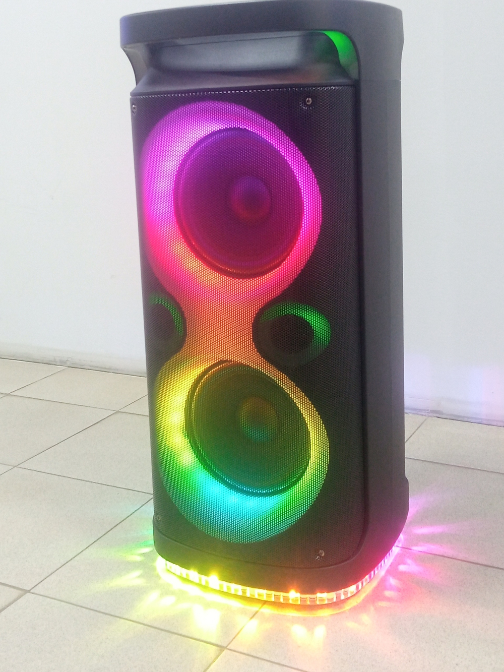 Напольная колонка BT-Speaker YE-2820 (8"1500W/беспр.микрофон)