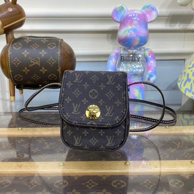 Louis Vuitton Pochette Cancun Pouch