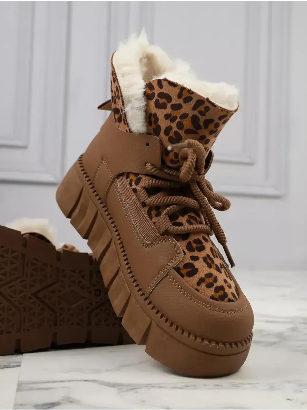 Зимние ботинки на платформе