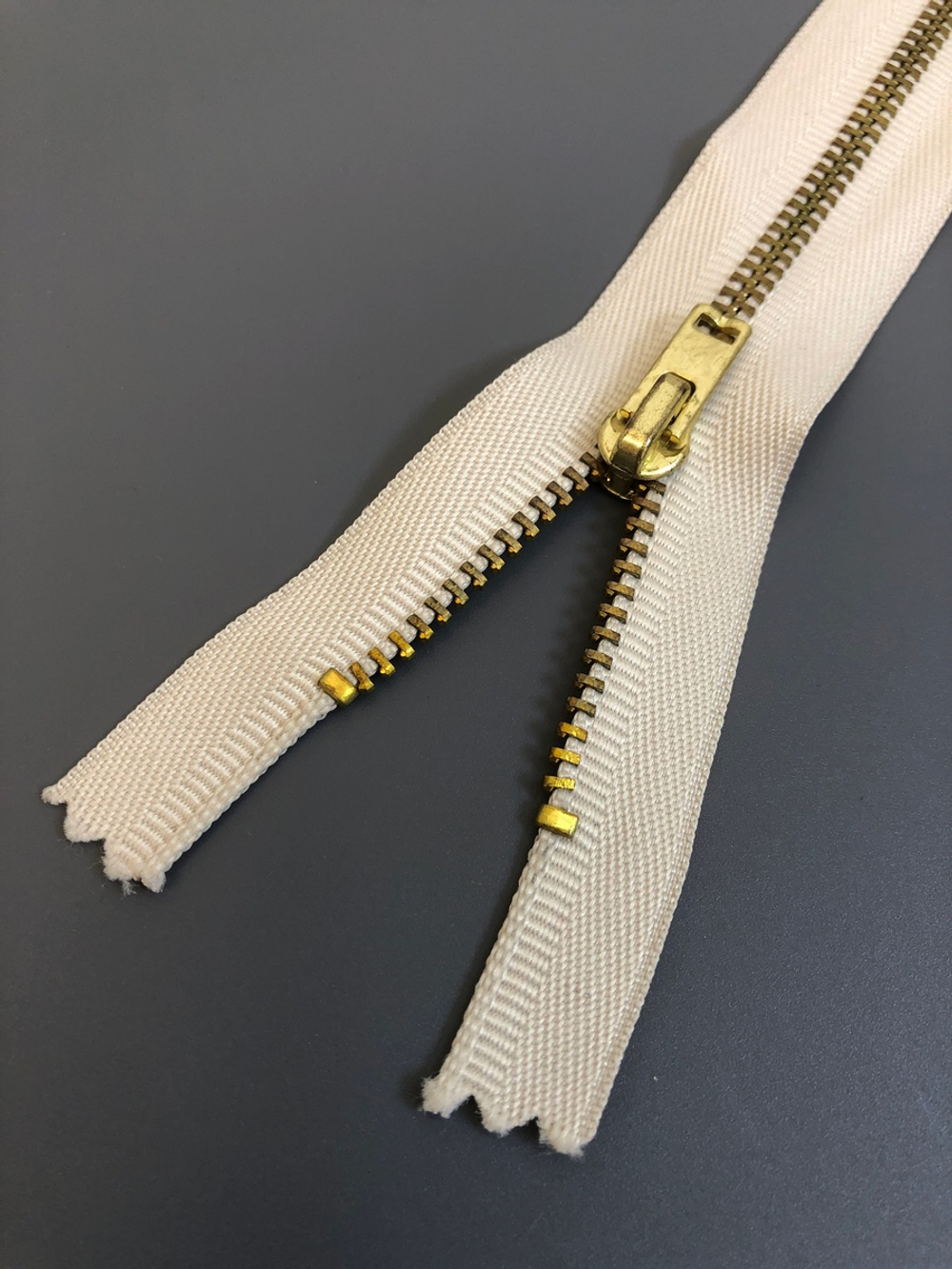 Молния метал, 16см №4,5 не разъем джинс серый/золото