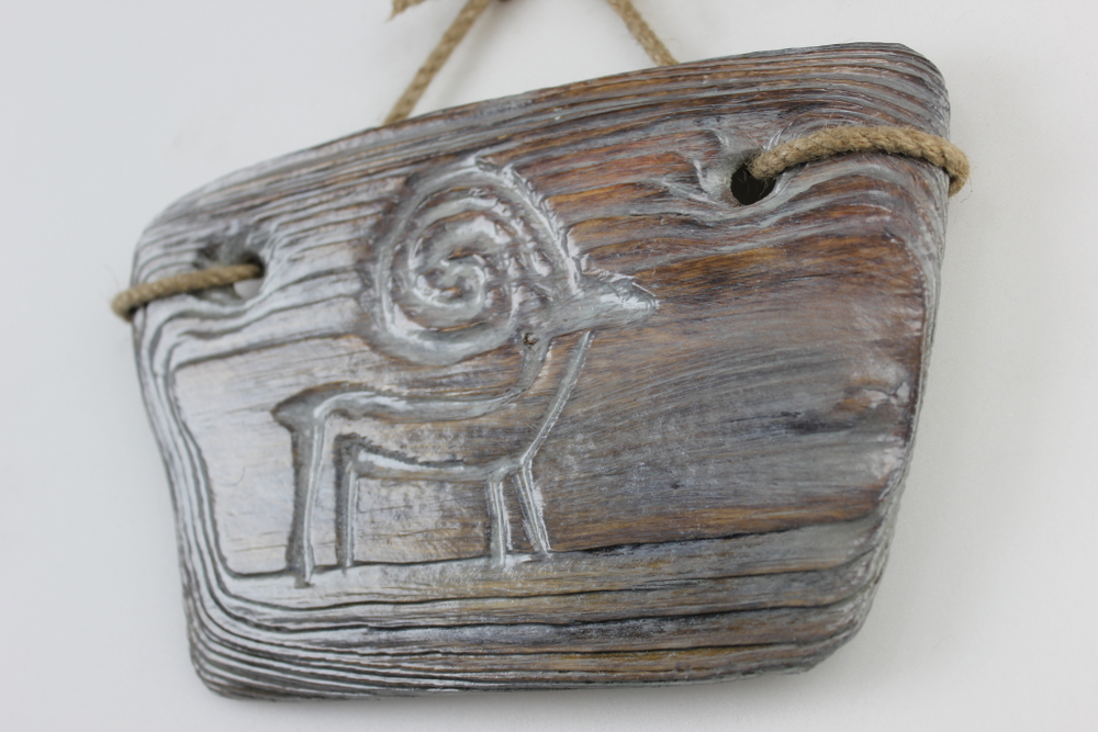 Панно с хакасским петроглифом