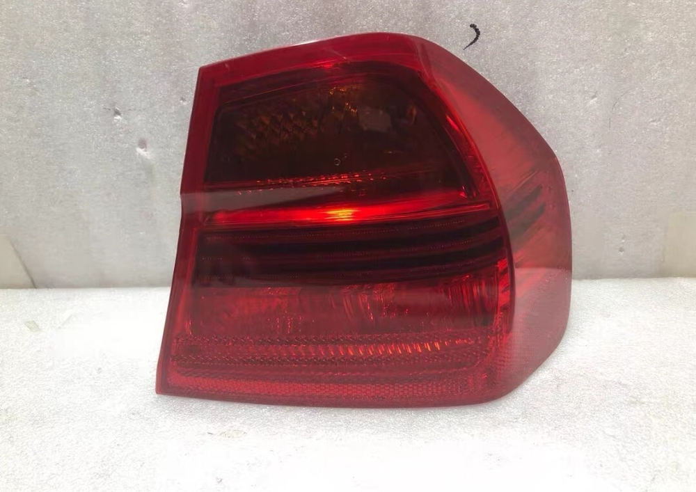 задний фонарь (основание) BMW 3 серии E90 325 330 335 M3