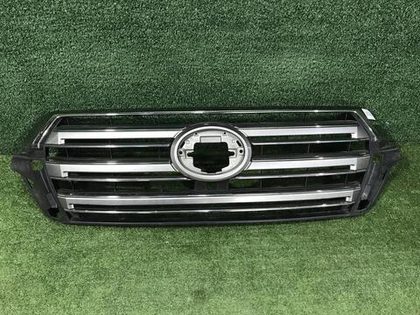 Решетка радиатора Toyota Land Cruiser 200 (2015-2021)