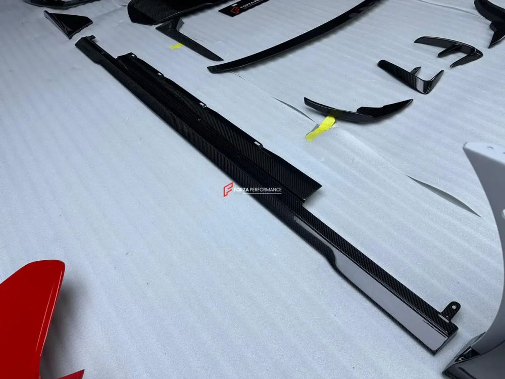 Карбоновый обвес с выхлопной системой для AUDI RS6 C8 2019 - 2023 Ауди