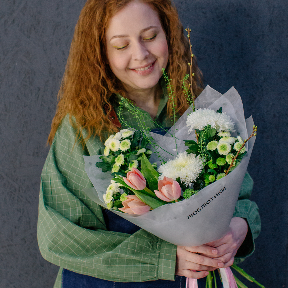 133. Свежий весенний букет с тюльпанами