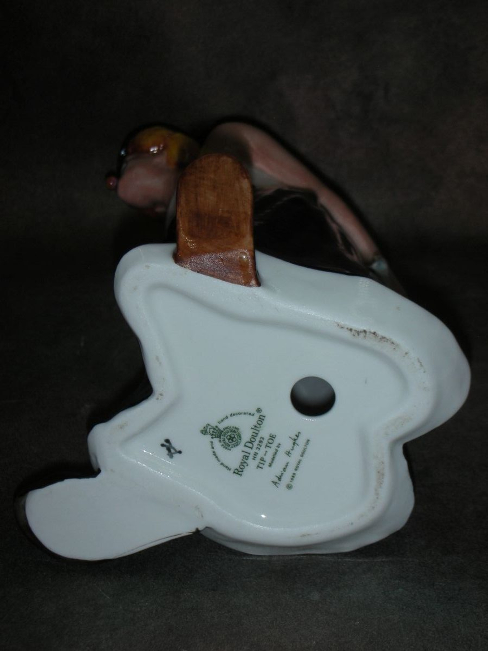 Статуэтка. Фарфор. Клоун с малярной кистью. Royal Doulton. Англия