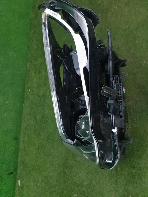 Битая Фара правая BMW X1 F48 (2019-2022) LED