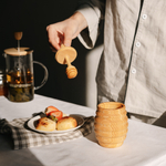 Кубышка для меда, соли, специй, пряностей из древесины кедра с ложкой для меда. KD6