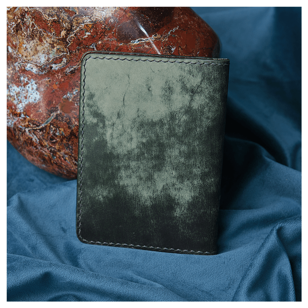 Кожаная обложка на паспорт «Малахитница»