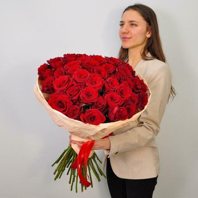 Шелковые бордовые розы 49 штук