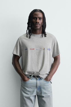 ZARA ФУТБОЛКА ИЗ ТКАНИ С ЭФФЕКТОМ ПОТЕРТОСТИ И ПРИНТОМ, СЕРЫЙ МЕЛАНЖ