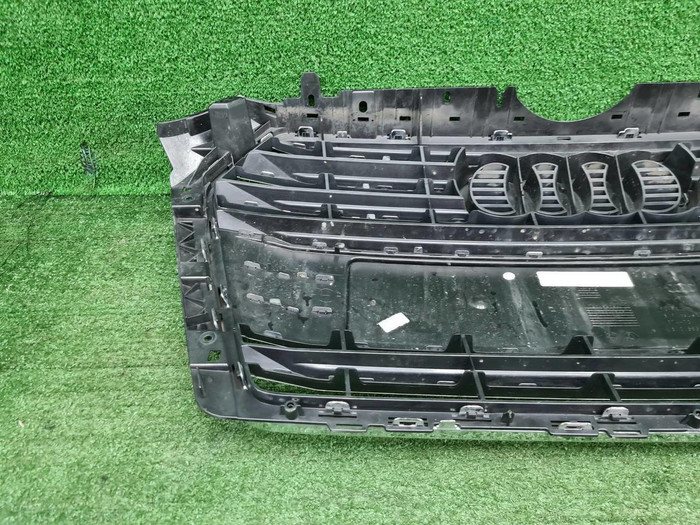 Решетка радиатора Audi A4 B9 (2015-2020)