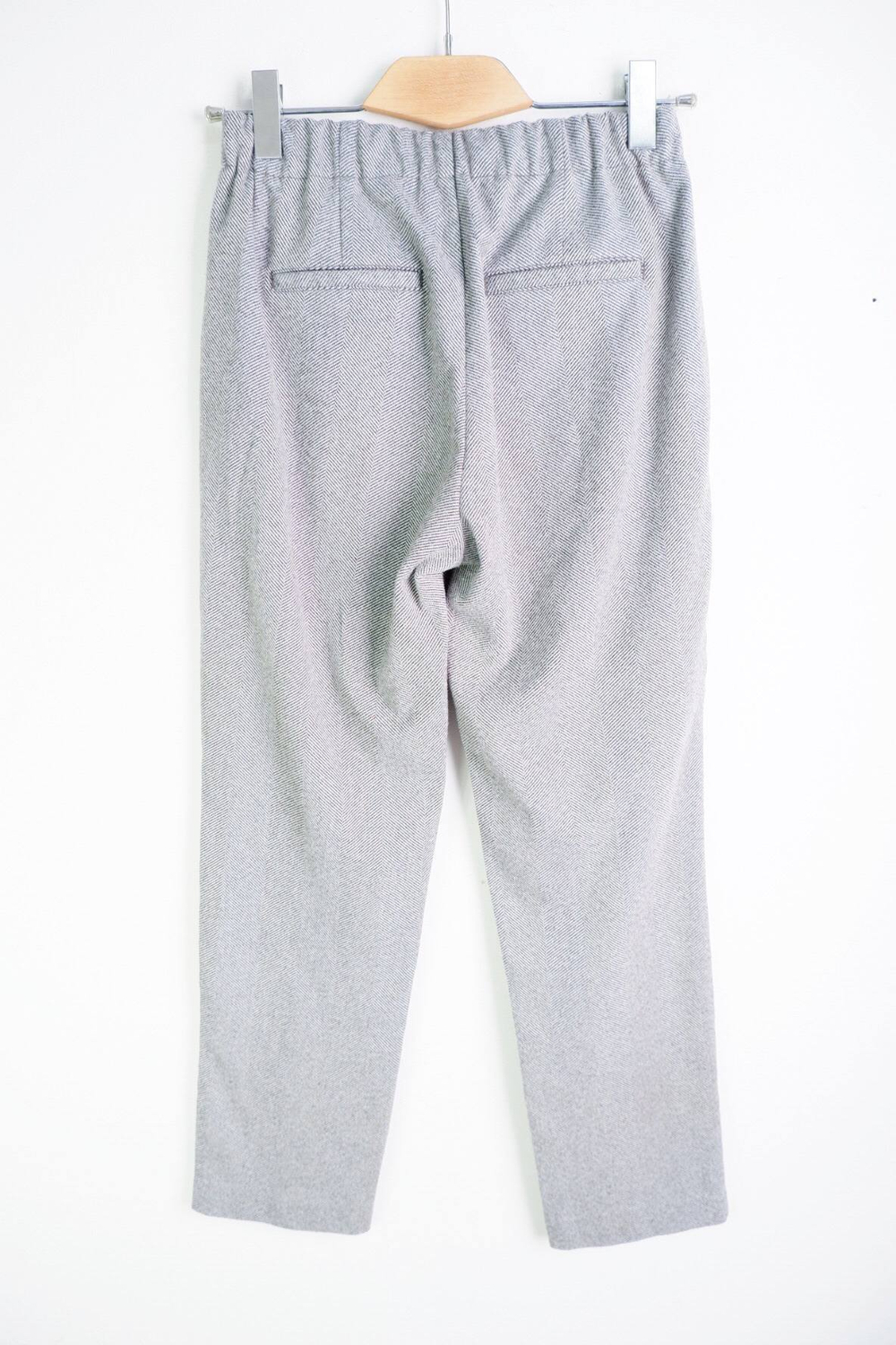 Брюки Ostin в классическом дизайне, маркировка S, визуально на 44 размер