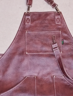 Кожаный рыжий с разводами фартук из итальянской кожи БогомолOFF Классик Коньяк BG00405 с эксклюзивной гравировкой