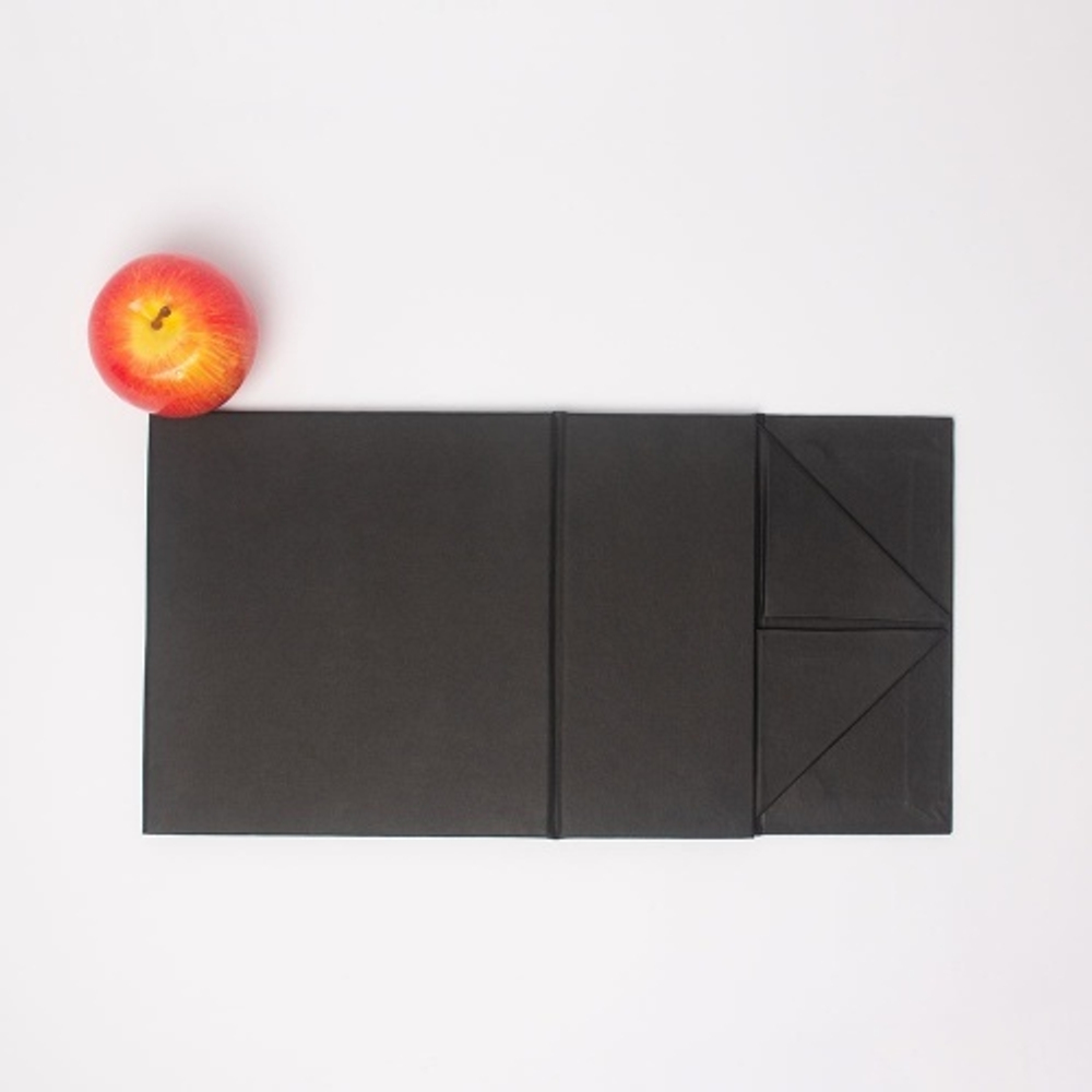 Коробка самосборная на магнитах 21х10х20, чёрный, дизайнерская бумага
