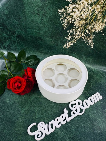 Коробка для макарон круглая с окном и ложементом (круглые ячейки) диам.200мм выс.70мм (7) (белая)