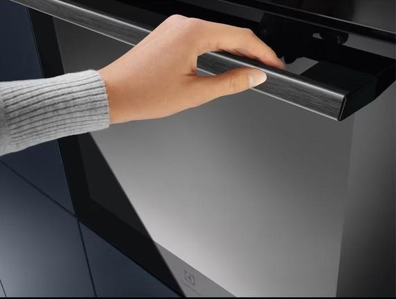 Духовой шкаф Electrolux EOE7C31Z