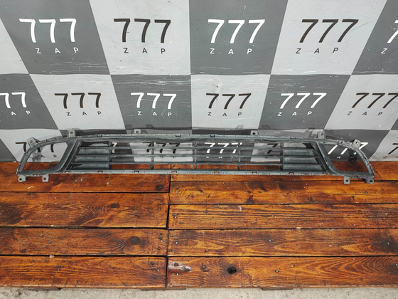 Решетка переднего бампера Kia Cerato 3 (YD) 16-20 Б/У Оригинал 86522A7800