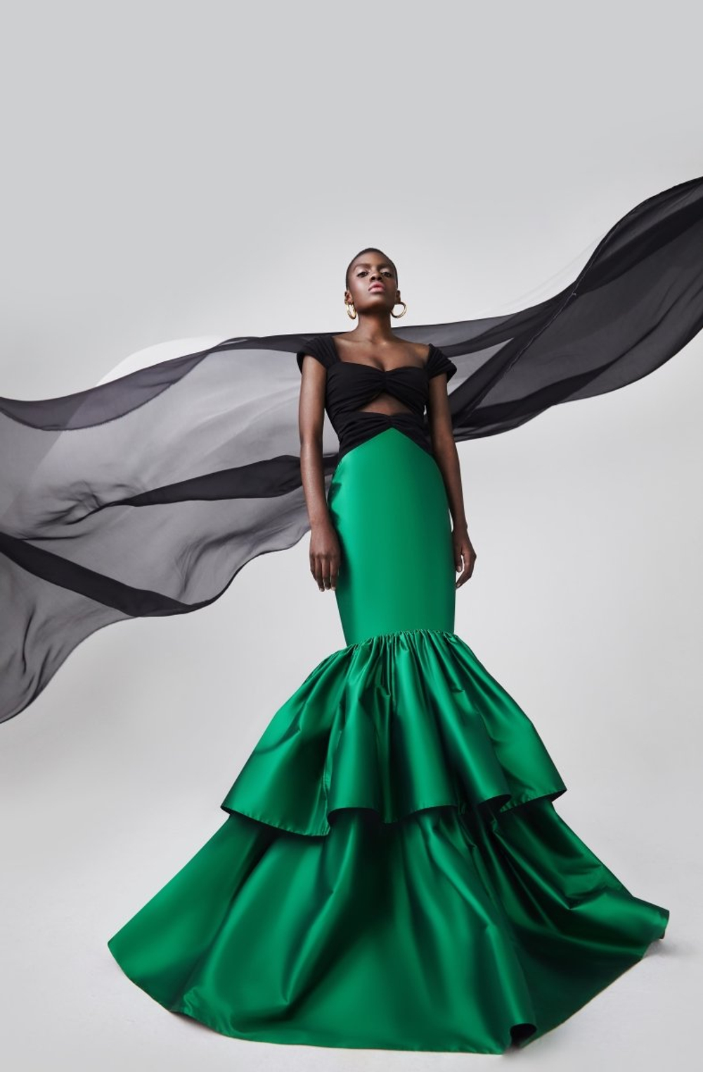 Платье макси драпированное из крепа с объемной юбкой из шелка