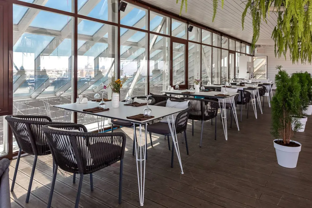 "Руссо" обеденный стол из HPL 150х80см, цвет "молочный"