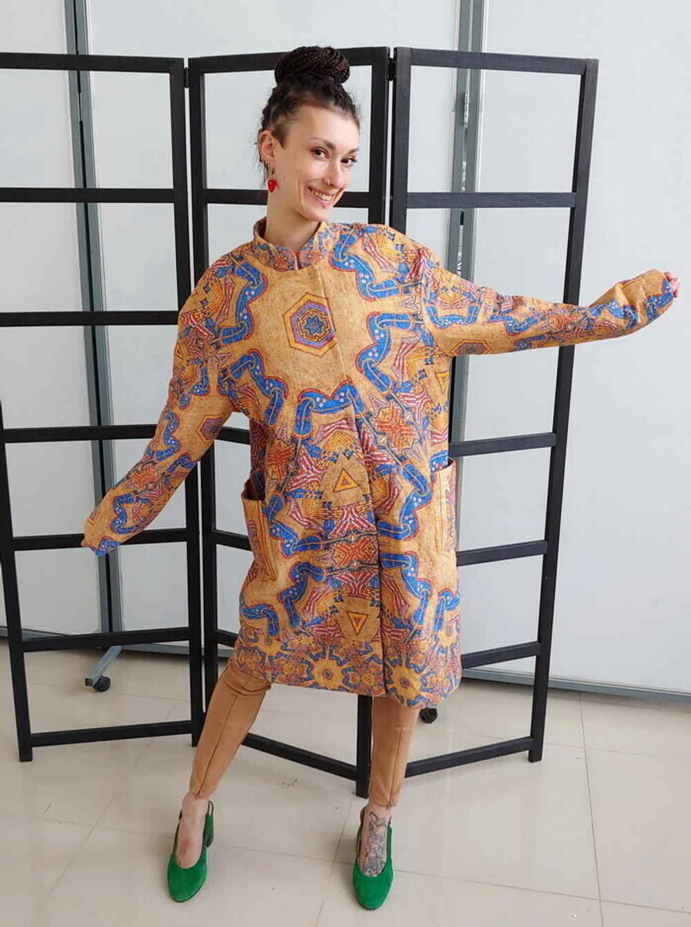 Пальто "Келлская книга", по мотивам Келлской книги, богато иллюстрированная рукописная книга, созданная кельтскими монахами примерно в 800 году.