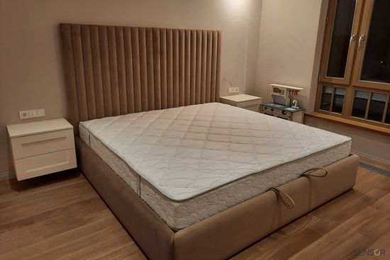 Модель Страйк с узкими панелями для изголовья