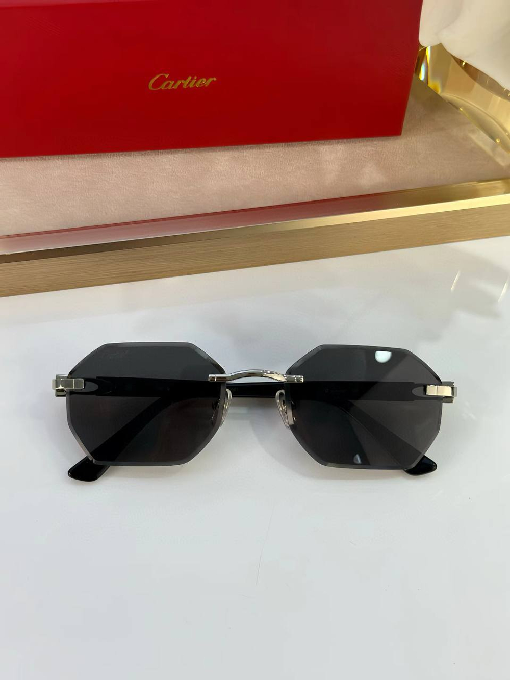 Солнцезащитные очки Cartier