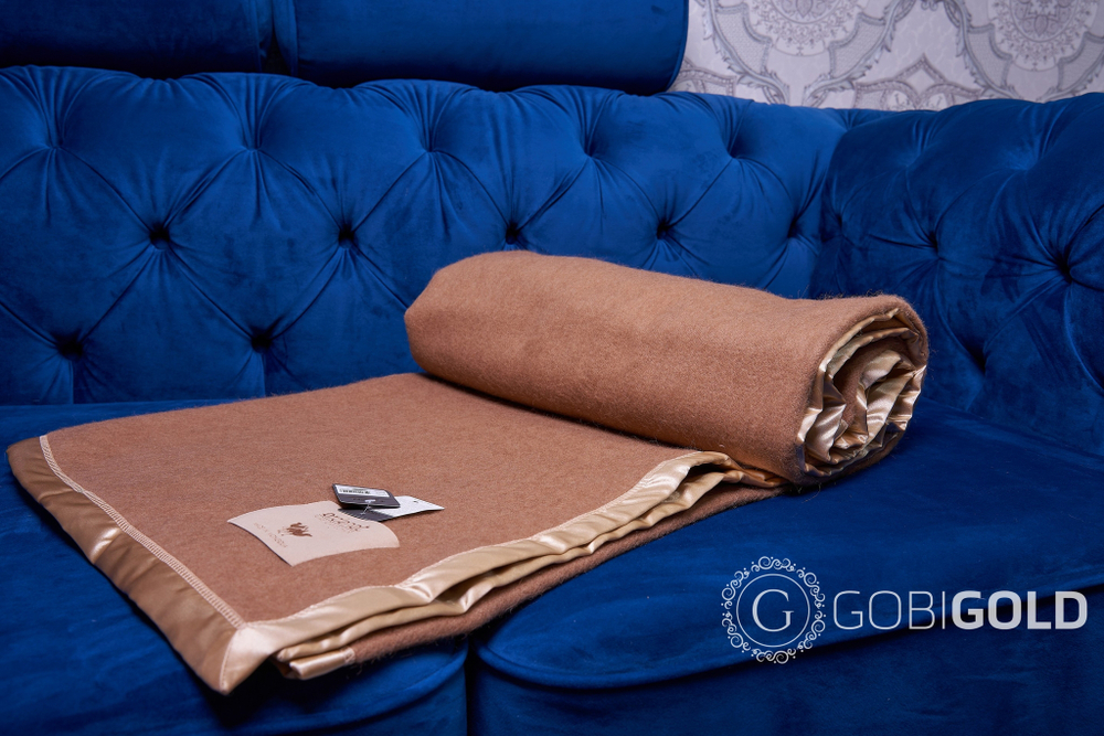 Одеяло тканое из верблюжьей шерсти ERDENET 200x220 см. (евро) - камел (золотой кант)