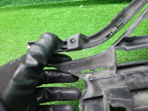 Решетка радиатора Renault Arkana (2019-2023)