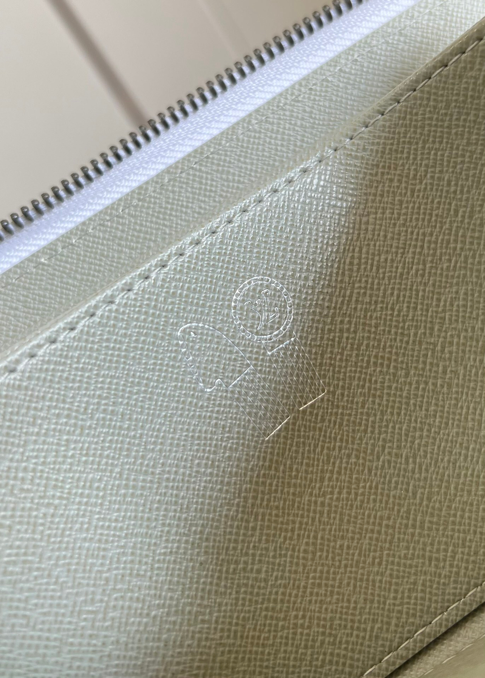Louis Vuitton Zippy Wallet