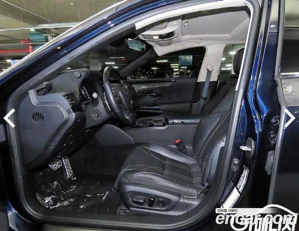 Lexus ES300h 7 Generation Executive (04.2020)