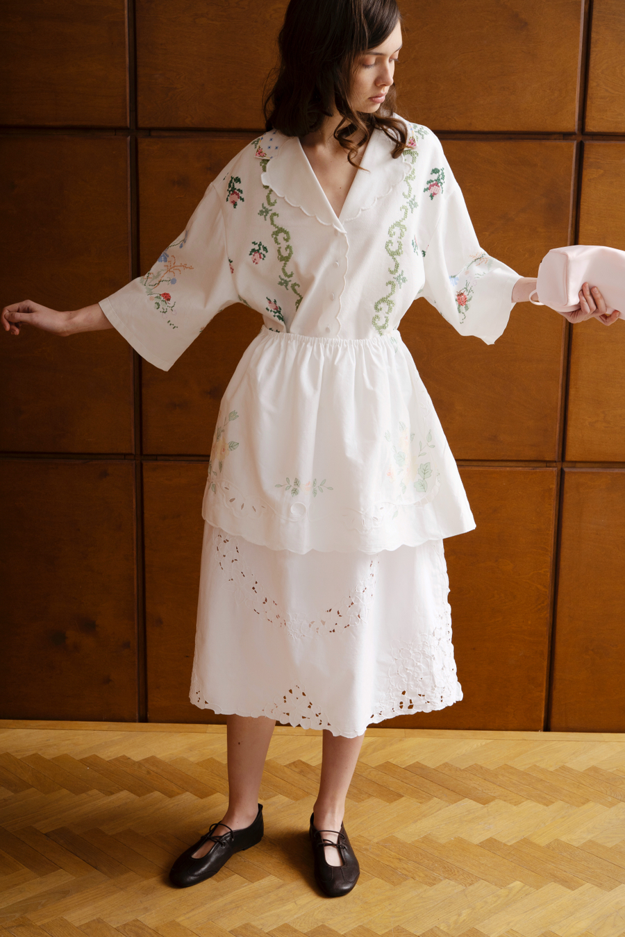 Юбка с цветочной вышивкой