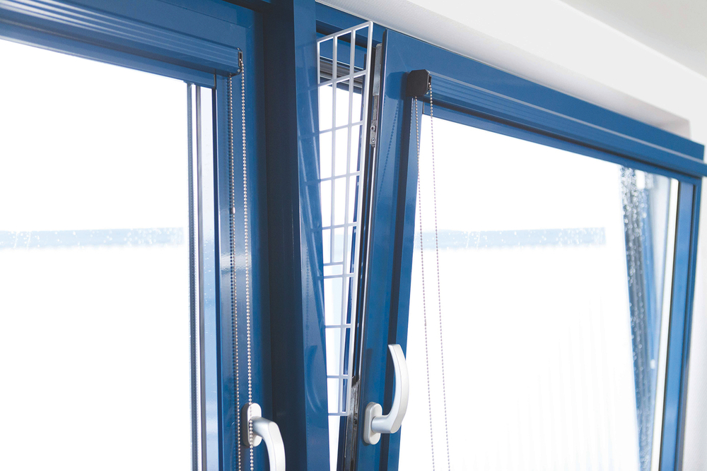 Защитная решетка для окон Trixie Protective Grille, размер 62×16см., белый (44183)