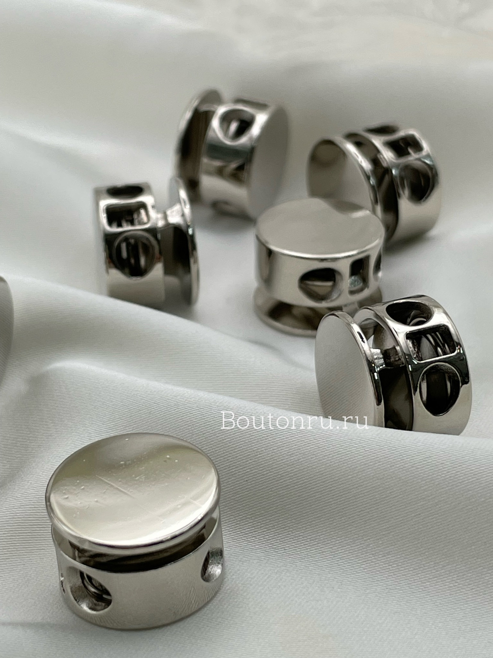 Фиксатор для шнура плоский серебристый