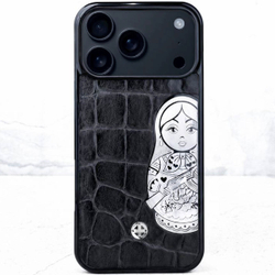 Чехол iPhone 17 Pro из кожи CROC с Матрёшкой — Euphoria HM