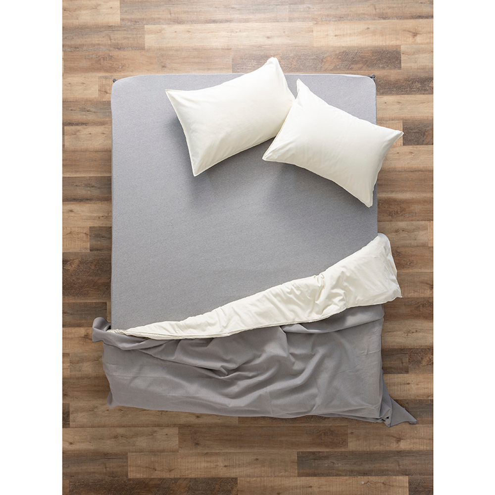 Простыня на резинке из хлопкового трикотажа серого цвета из коллекции essential, 160х200х30 см