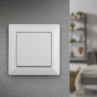 Выключатель Intro Solo 4-101-01 одноклавишный 10А-250В IP20 СУ белый