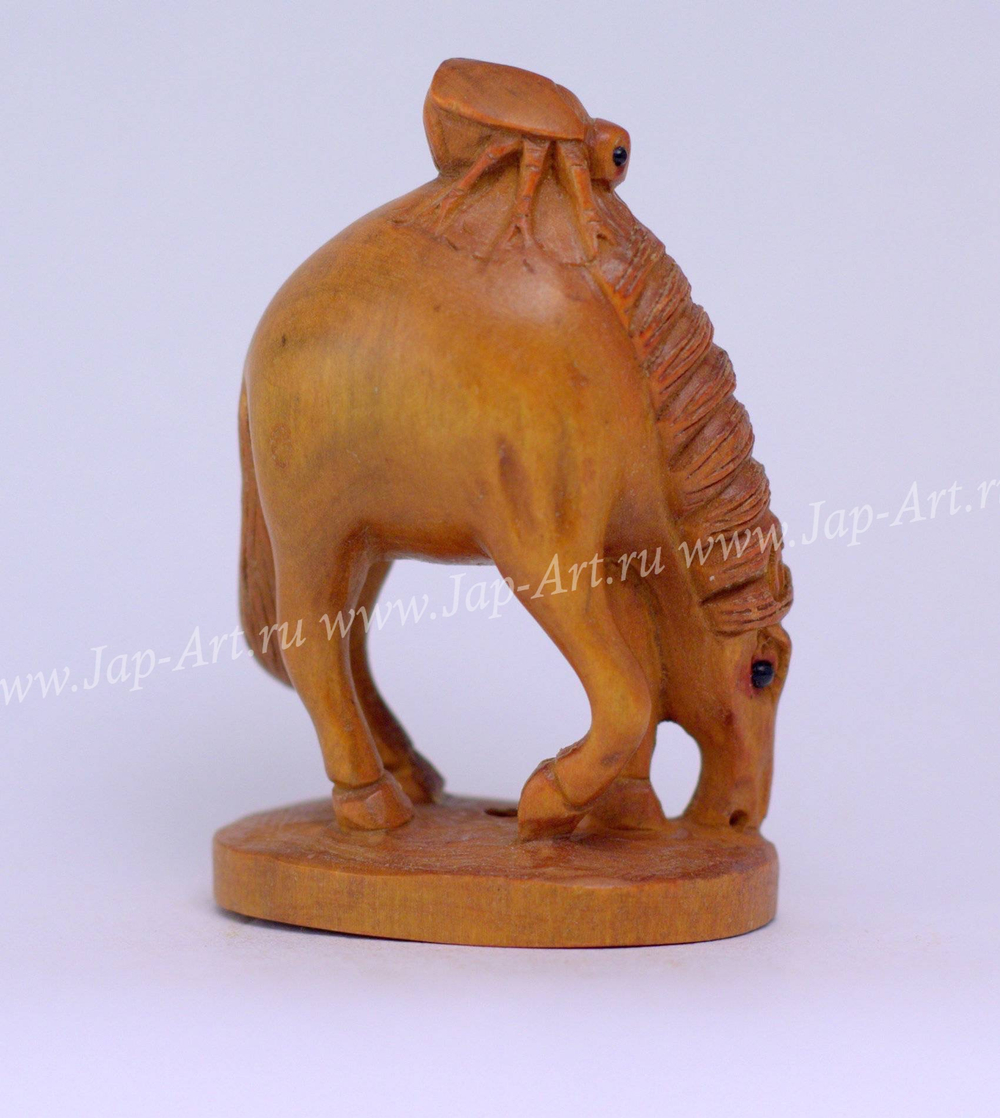 Нэцкэ Лошадь и насекомое